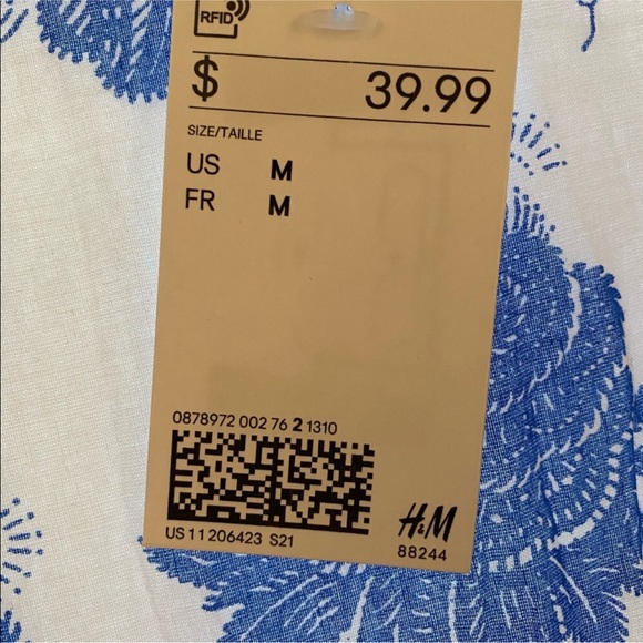 H&M •Blue and White Printed Maxi Dress• - Picture 6 of 9